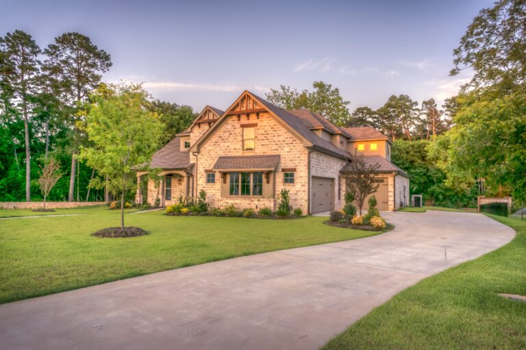 Immobilier neuf : Maison neuve de l'extérieur.