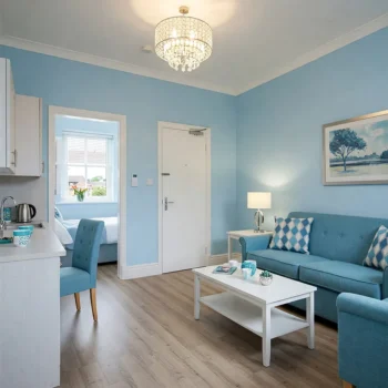 Vue intérieure d'un appartement en résidence sénior