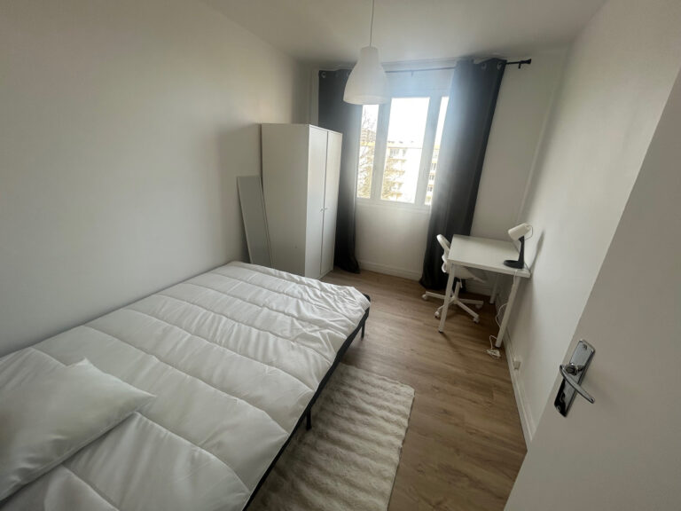 Photo du bien immobilier ancien CO LOCATION BRON CENTRE VILLE appartement NEUF  T5  EN COLOCATION