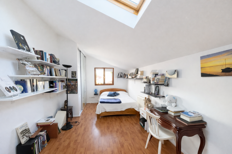 Photo du bien immobilier ancien Spacieuse maison familiale avec piscine sur St Genis les Ollières