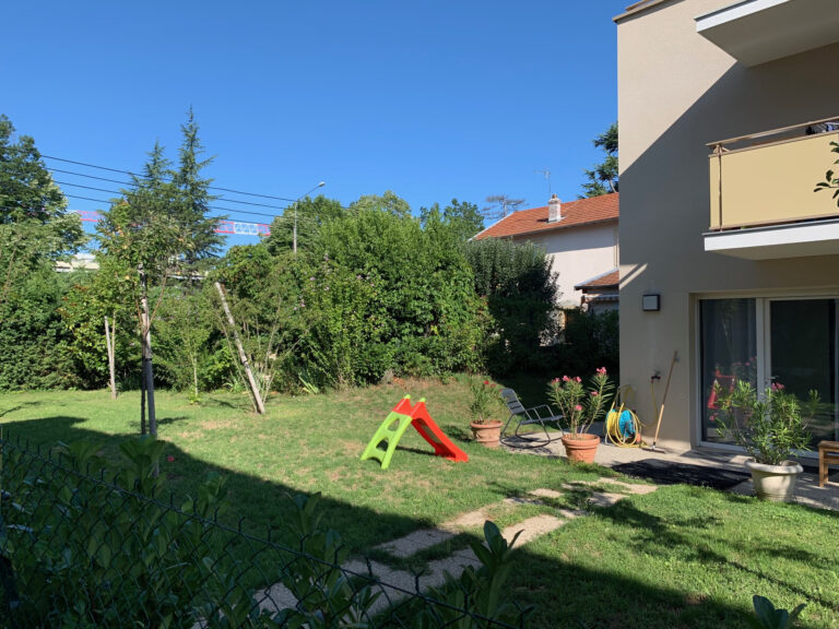 Photo du bien immobilier ancien Exclusivité T5 de 123M2 EN  REZ  DE JARDIN Charbonnieres  LES BAINS