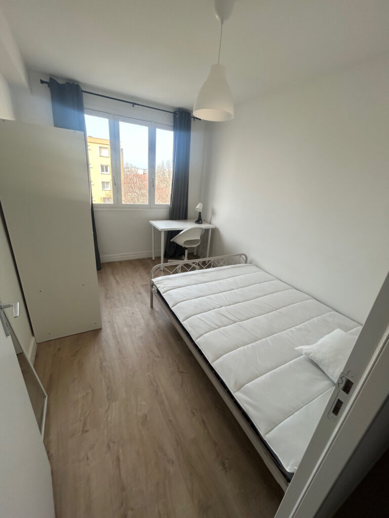 Photo du bien immobilier ancien CO LOCATION BRON CENTRE VILLE appartement NEUF  T5  EN COLOCATION
