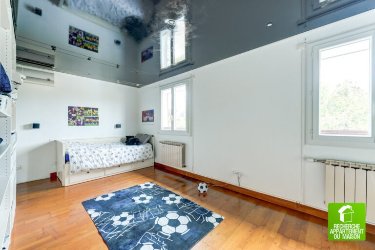 Photo du bien immobilier ancien À VENDRE   Maison familiale 5 pièces   202 m2 habitables   Saint-Priest Manissieux