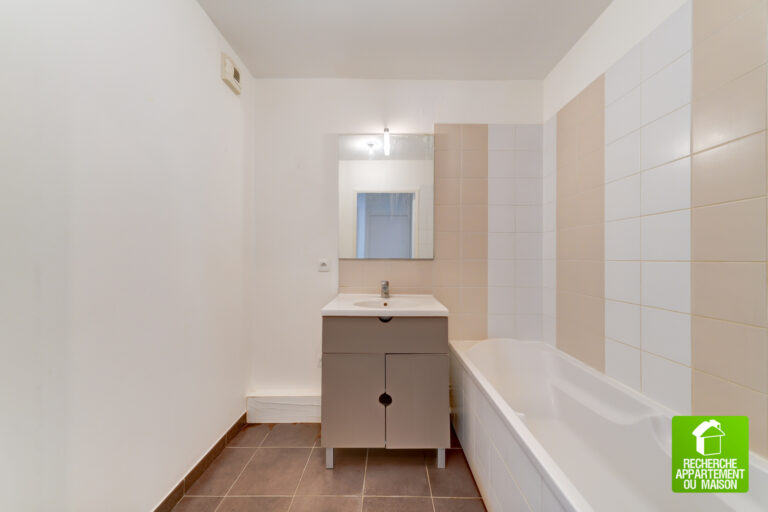 Photo du bien immobilier ancien Grand T2 lumineux de 58 m2 au pied du Parc Blandan (Lyon 7ᵉ)