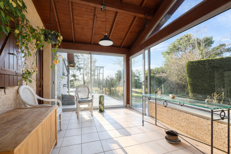 Photo du bien immobilier ancien Spacieuse maison familiale avec piscine sur St Genis les Ollières