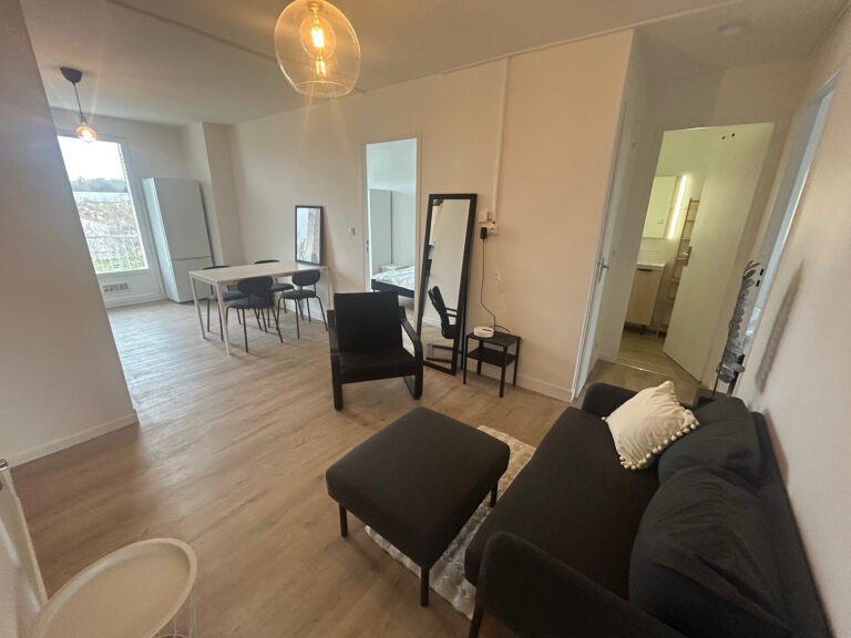 Photo du bien immobilier ancien CO LOCATION BRON CENTRE VILLE appartement NEUF  T5  EN COLOCATION