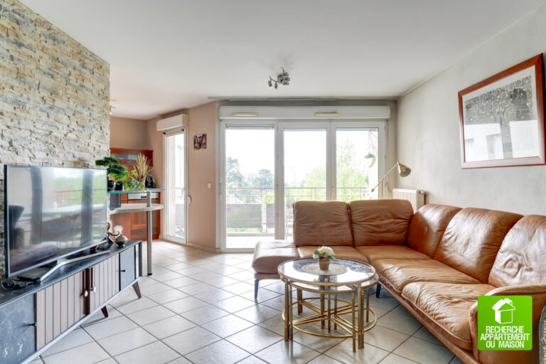 Photo du bien immobilier ancien T4 BRON CENTRE – 86 m2 étage élevé