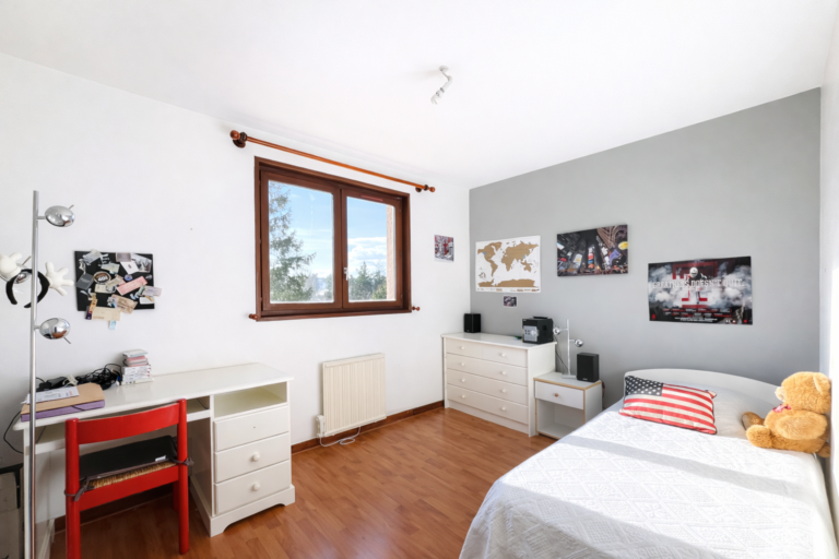 Photo du bien immobilier ancien Spacieuse maison familiale avec piscine sur St Genis les Ollières