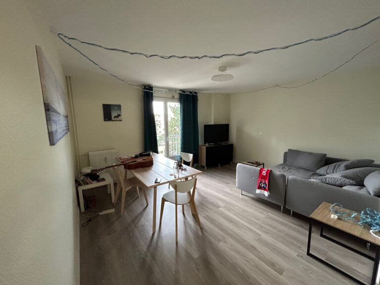 Photo du bien immobilier ancien BRON T5 4 chambres T5 de 98,7 M2 entièrement rénové ascenseur