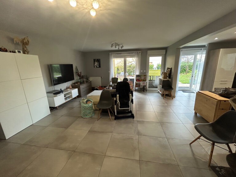 Photo du bien immobilier ancien Exclusivité T5 de 123M2 EN  REZ  DE JARDIN Charbonnieres  LES BAINS