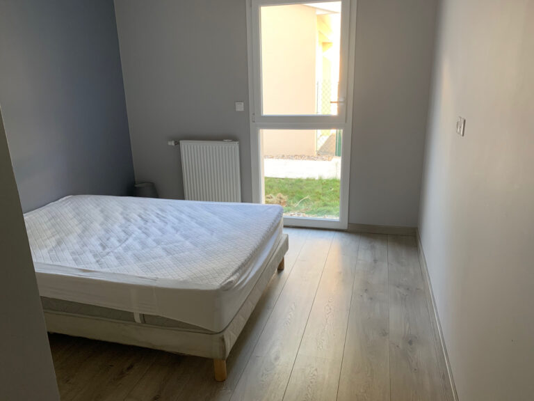 Photo du bien immobilier ancien Exclusivité T5 de 123M2 EN  REZ  DE JARDIN Charbonnieres  LES BAINS