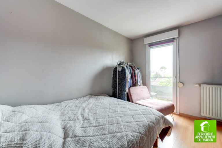 Photo du bien immobilier ancien T4 BRON CENTRE – 86 m2 étage élevé