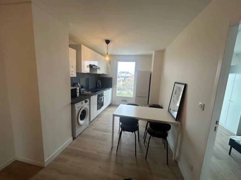 Photo du bien immobilier ancien CO LOCATION BRON CENTRE VILLE appartement NEUF  T5  EN COLOCATION