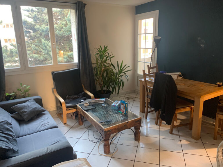 Photo du bien immobilier ancien BRON CENTRE VILLE T3 spécial investisseur  59,48M2