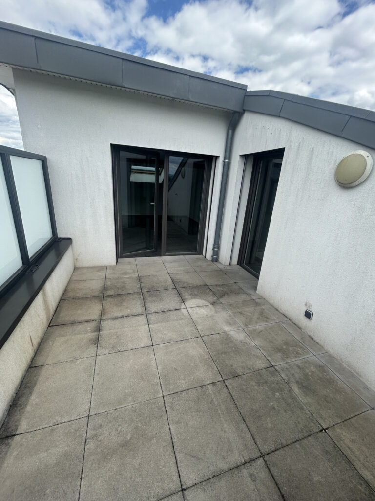 Photo du bien immobilier ancien BRON EGLISE  T3 ANNEE 2018 STANDING Dernier ETAGE TERRASSE ASCENSEUR