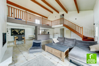 À VENDRE   Maison familiale 5 pièces   202 m2 habitables   Saint-Priest Manissieux