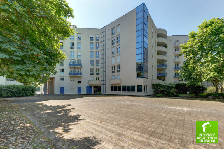 Photo du bien immobilier ancien LYON 7 – DERNIER ÉTAGE – DUPLEX T4 110m2 – LOGGIA & TERRASSE