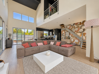 Maison contemporaine avec piscine   au calme au cœur de Brindas - bien à Brindas