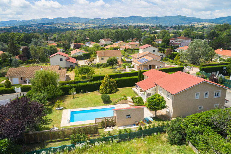 Photo du bien immobilier ancien MAISON 180m2 GREZIEU LA VARENNE