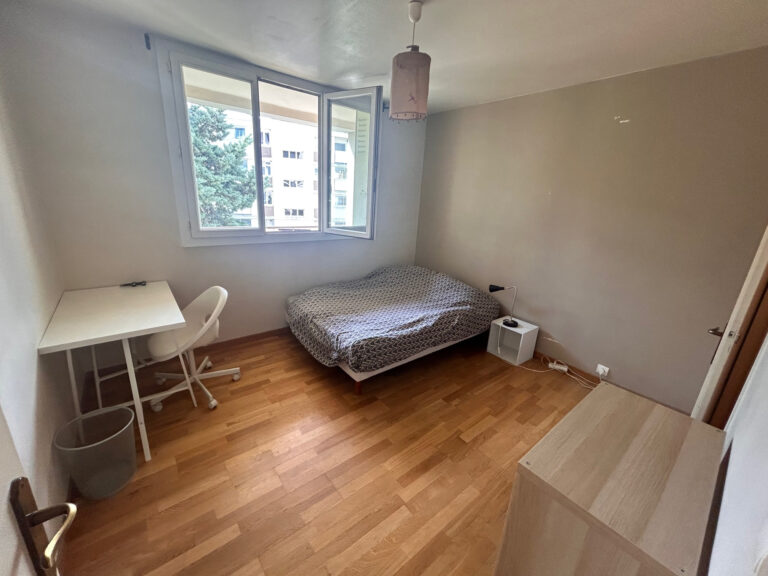 Photo du bien immobilier ancien BRON CENTRE VILLE T3 spécial investisseur  59,48M2