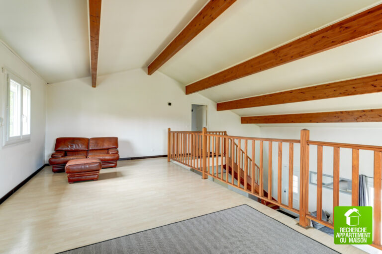 Photo du bien immobilier ancien À VENDRE   Maison familiale 5 pièces   202 m2 habitables   Saint-Priest Manissieux