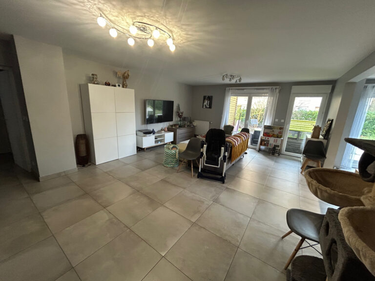 Photo du bien immobilier ancien Exclusivité T5 de 123M2 EN  REZ  DE JARDIN Charbonnieres  LES BAINS