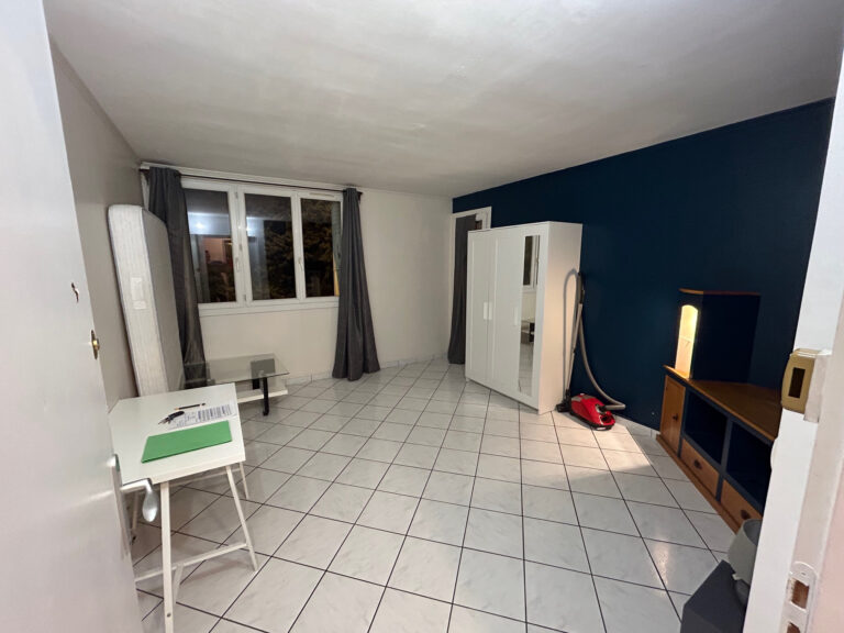 Photo du bien immobilier ancien BRON CENTRE VILLE T3 spécial investisseur  59,48M2