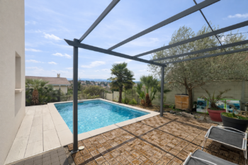 Maison récente au coeur de St Genis