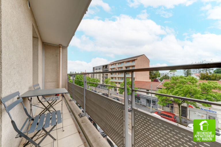 Photo du bien immobilier ancien T4 BRON CENTRE – 86 m2 étage élevé