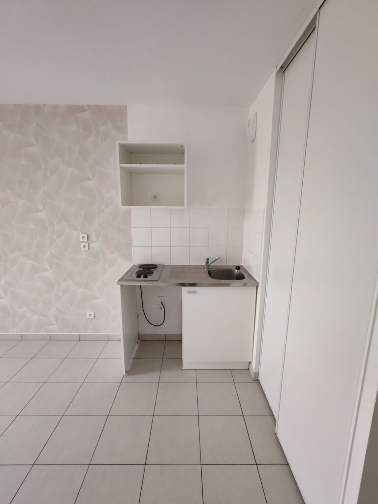 Photo du bien immobilier ancien VENISSIEUX/ PARILLY: VENDS STUDIO