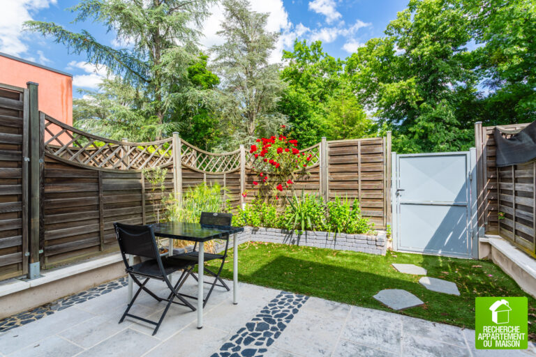 Photo du bien immobilier ancien Maison de ville avec jardin privatif
