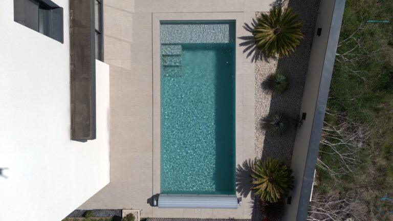 Photo du bien immobilier ancien Élégante maison moderne 4 chambres   163 m2 habitables   Environnement paisible avec piscine