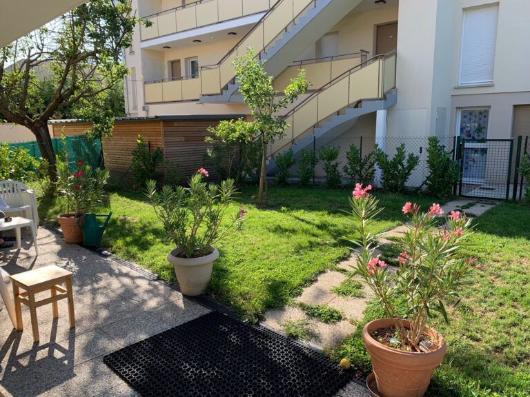 Photo du bien immobilier ancien Exclusivité T5 de 123M2 EN  REZ  DE JARDIN Charbonnieres  LES BAINS