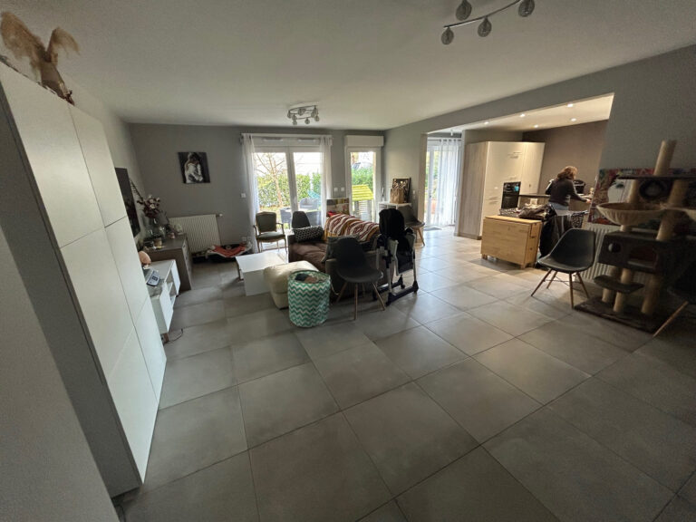 Photo du bien immobilier ancien Exclusivité T5 de 123M2 EN  REZ  DE JARDIN Charbonnieres  LES BAINS