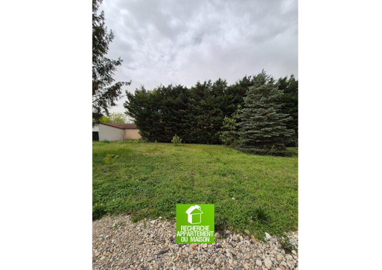 Photo du bien immobilier ancien Terrain Crémieu  622 m2