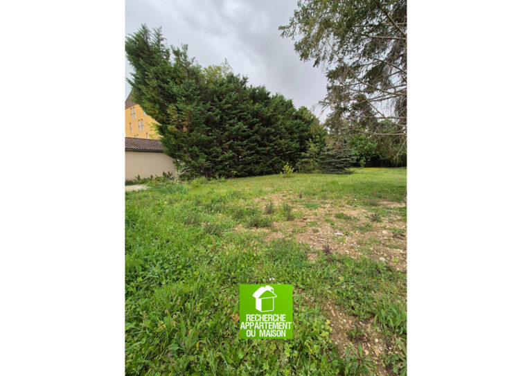 Photo du bien immobilier ancien Terrain Crémieu  622 m2