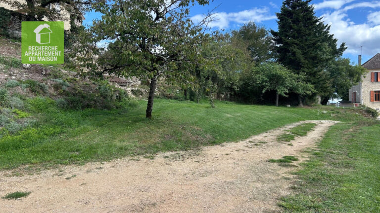 Photo du bien immobilier ancien Terrain  770 m2 Siccieu