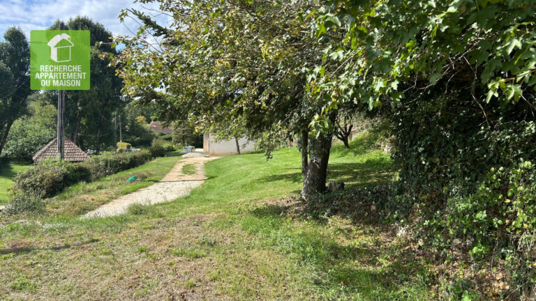 Photo du bien immobilier ancien Terrain  770 m2 Siccieu