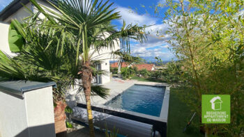 Maison contemporaine d&rsquo;exception avec piscine et vue Alpes à Pollionnay