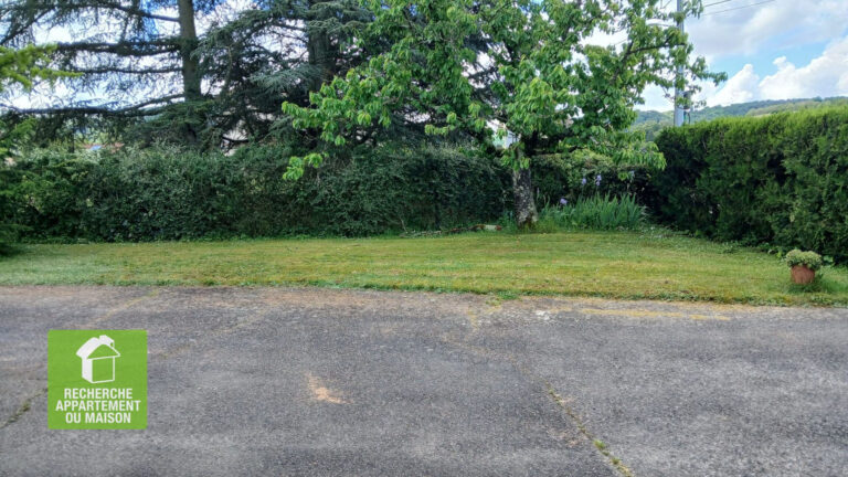 Photo du bien immobilier ancien Maison 4 pièces Chozeau avec superbe terrain
