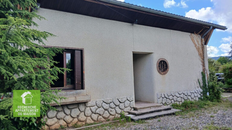 Photo du bien immobilier ancien Maison 4 pièces Chozeau avec superbe terrain