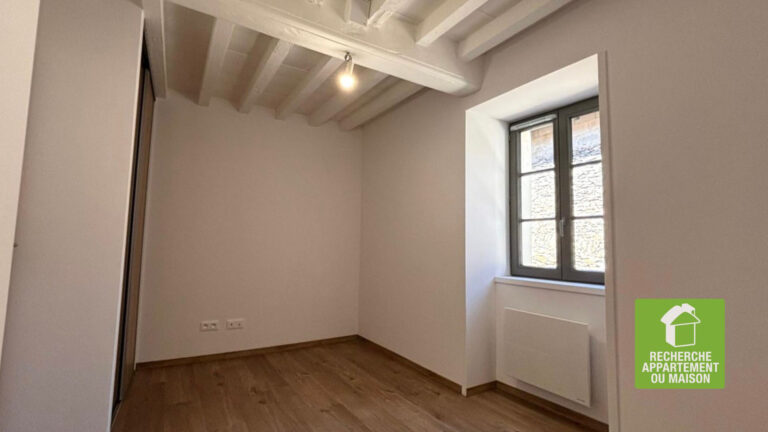Photo du bien immobilier ancien Maison en plein centre de Crémieu entièrement rénové