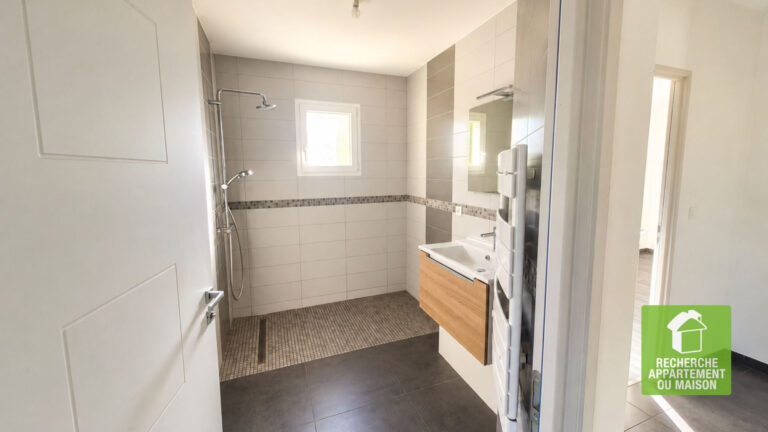 Photo du bien immobilier ancien Maison de plain pied 3 chambres sur 700m2