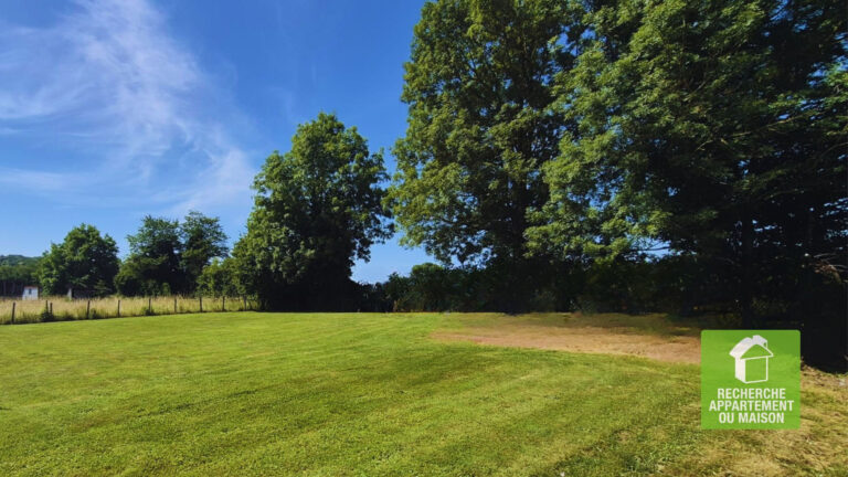 Photo du bien immobilier ancien Terrain à vendre à Druillat Parcelle plate de plus de 700 m² Libre constructeur Environnement calme