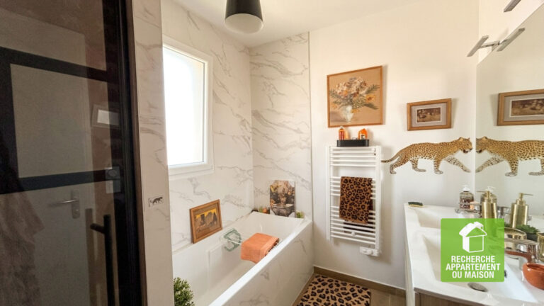 Photo du bien immobilier ancien Appartement T4 Haut de Gamme avec Terrasse, Jacuzzi, Double Garage et Cave  à vendre à Tignieu-Jameyzieu