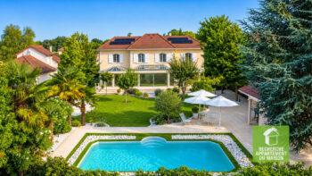 Propriété d&rsquo;exception à 49 minutes de Lyon  240 m² de raffinement au coeur d&rsquo;un écrin privé - bien à MORESTEL