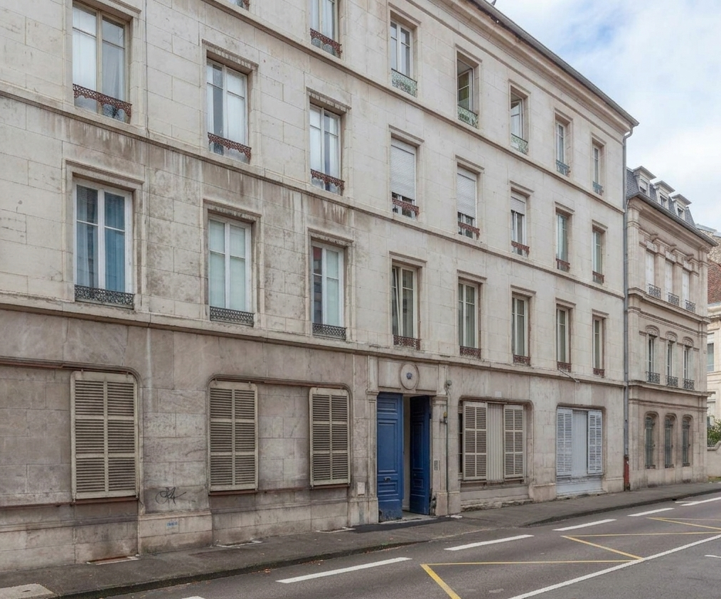 Bien neuf  : RUE CHARLES NODIER